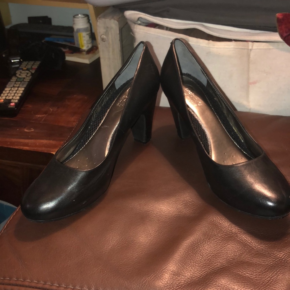 Anti Gravity Easy Spirit heels size 8.5 black